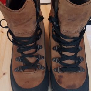 Danner Combat Hikers.